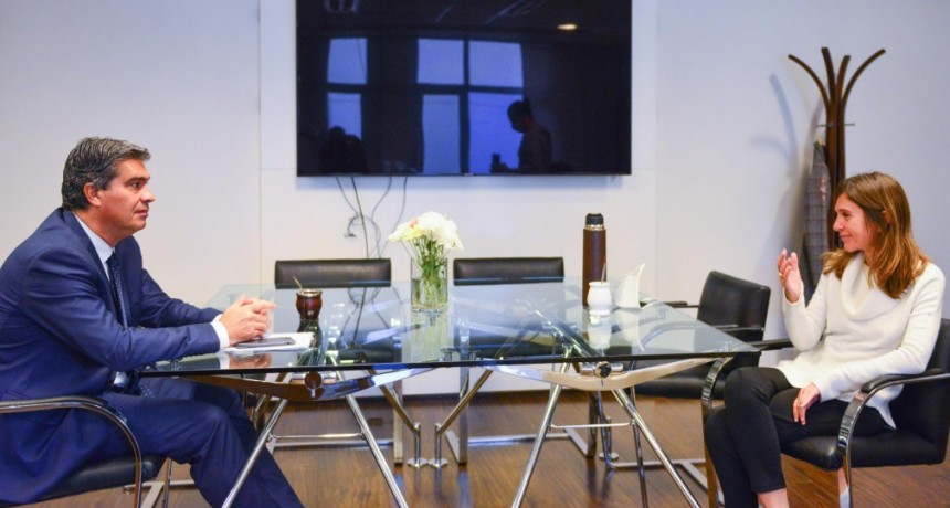 ANSES federal  :   ENCUENTRO DE TRABAJO ENTRE FERNANDA RAVERTA Y JORGE CAPITANICH