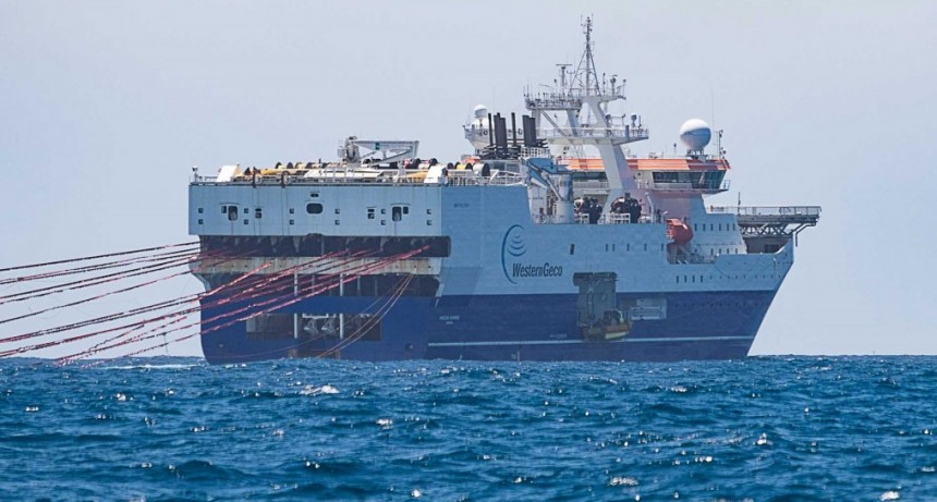 Por la protecci&oacute;n del Mar Argentino:   Greenpeace denuncia bombardeos ac&uacute;sticos en aguas argentinas 