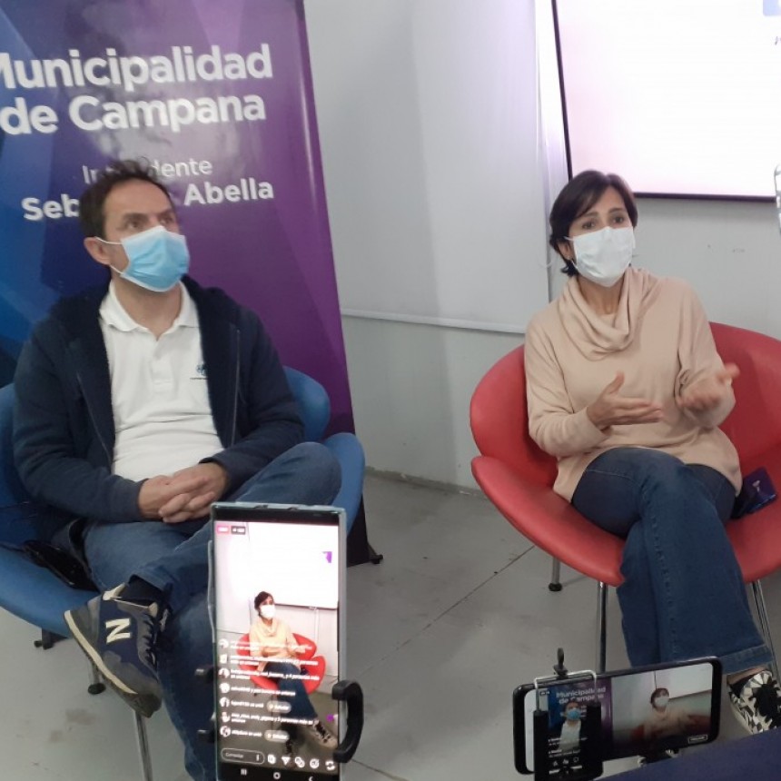 Abella respondi&oacute; preguntas de vecinos por las redes sociales 