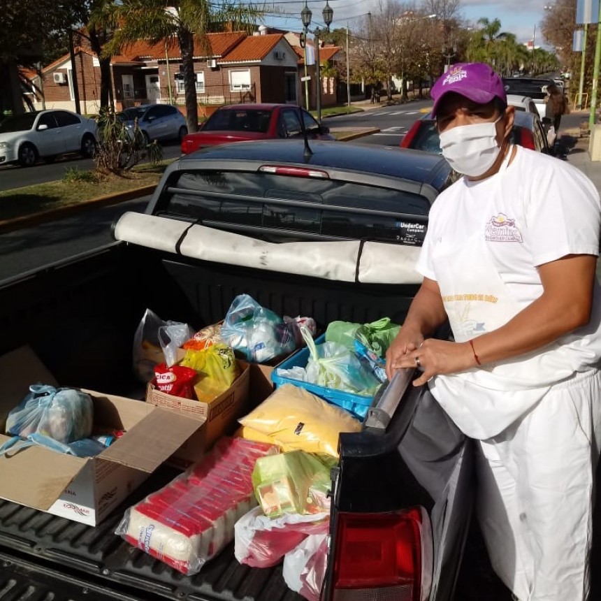 Panaderia F&eacute;nix Campana lleva adelante un cruzada solidaria semanal