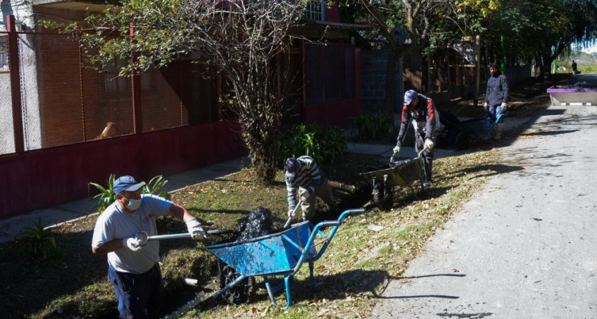 LOS TRABAJOS DE MEJORAS EN LOS BARRIOS NO SE DETIENEN