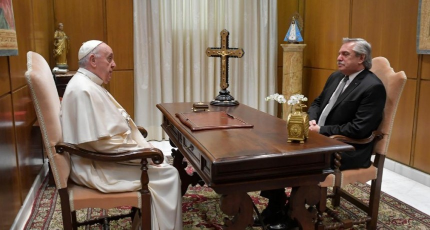 El Presidente fue recibido por el Papa Francisco en el Vaticano