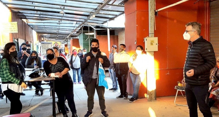 Axel Cantlon se reunió con trabajadores de la Feria de Ruta 6