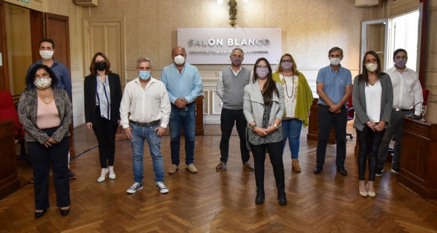 Concejales JxC :  La única alternativa que plantea el Gobierno Nacional es encerrarnos en vez de vacunar y testear