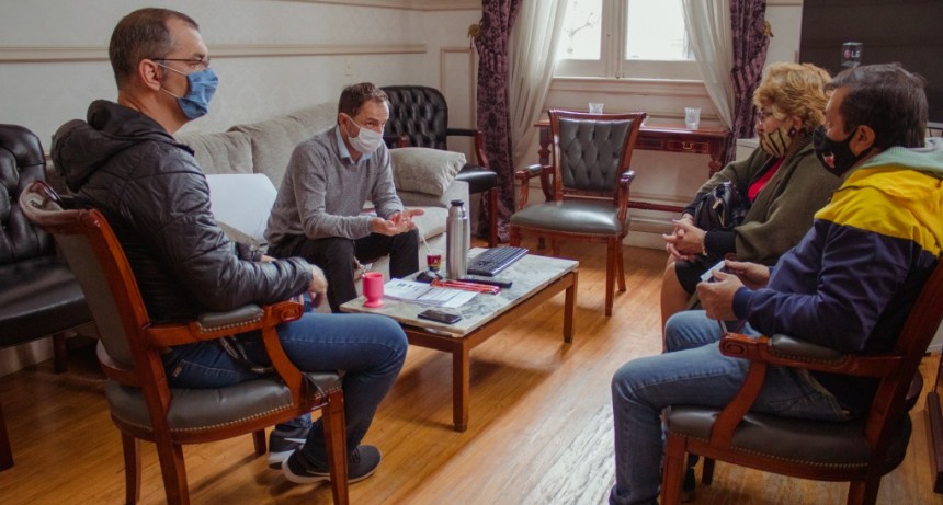 El Intendente se reunió con la sociedad de fomento del barrio Del Pino