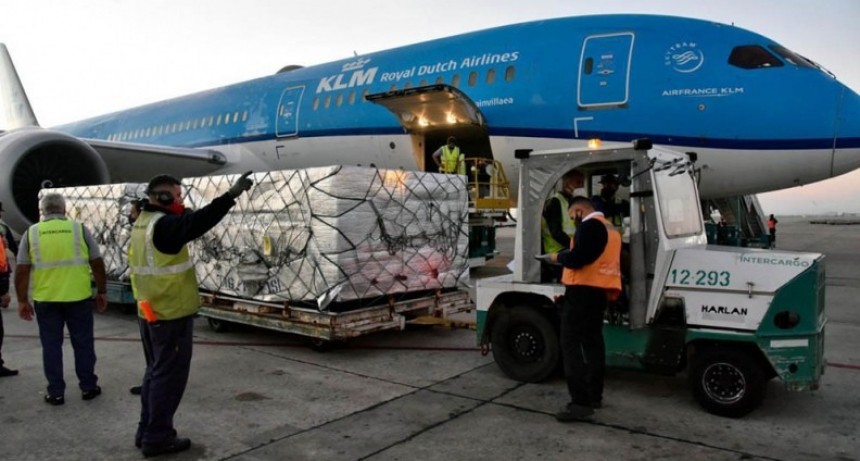 LLEGAN MÁS DE 1.000.000 DE VACUNAS ASTRAZENECA AL PAÍS