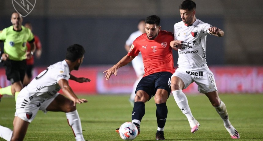 Colón de Santa Fe le ganó a Independiente por 2 a 0 y es finalista