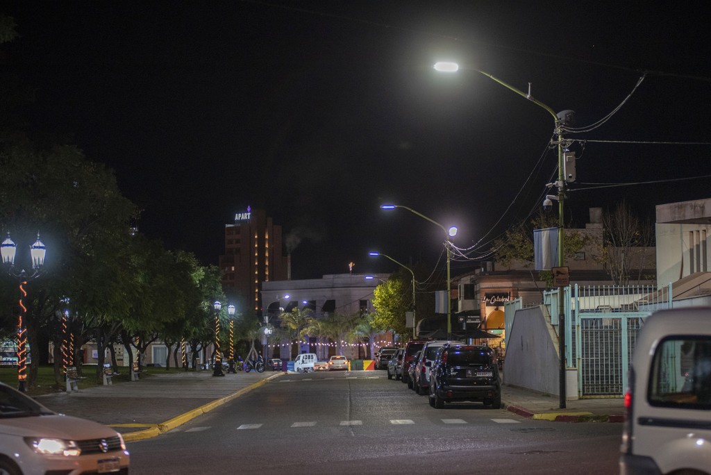  Se encendieron nuevas luces LED en el casco urbano
