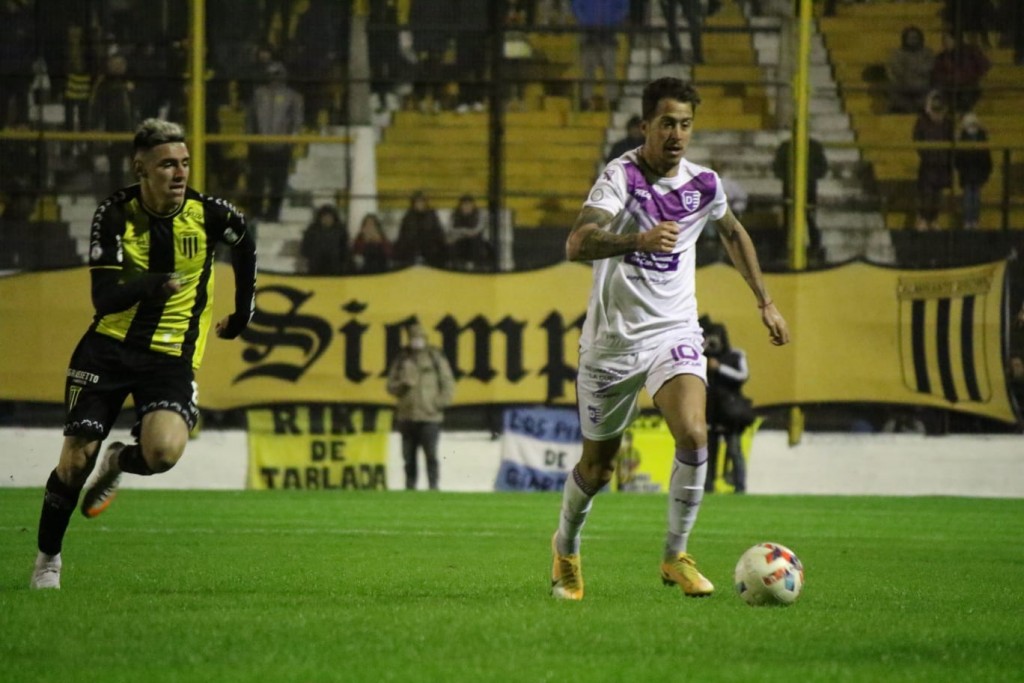 Agónico empate de Villa Dálmine en el estadio Fragata Sarmiento