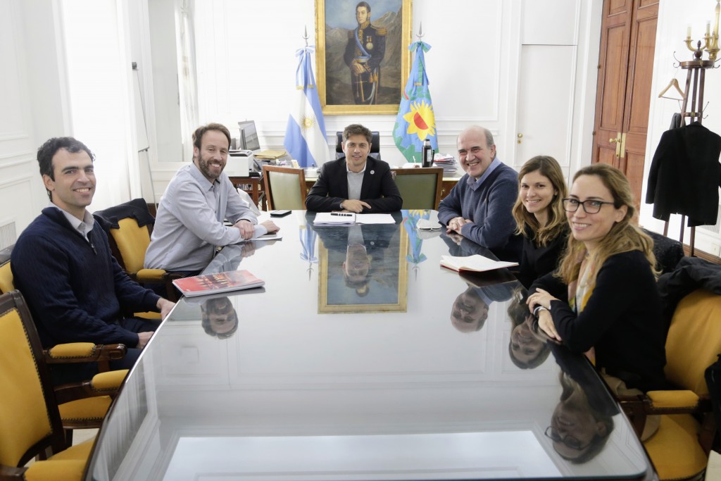 Kicillof recibió al representante del BID en la Argentina 