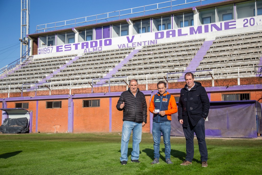 Abella visitó las nuevas obras del estadio de Villa Dálmine