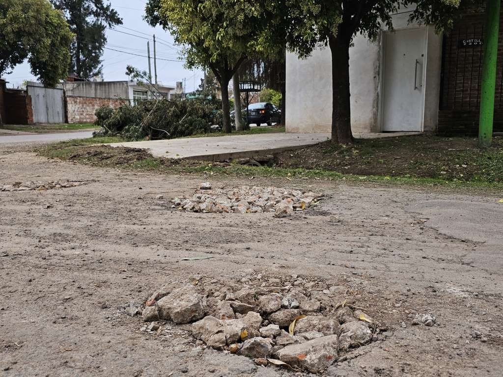 Concejales piden la reparación de calles en barrios utilizando fondos de la Tasa Vial