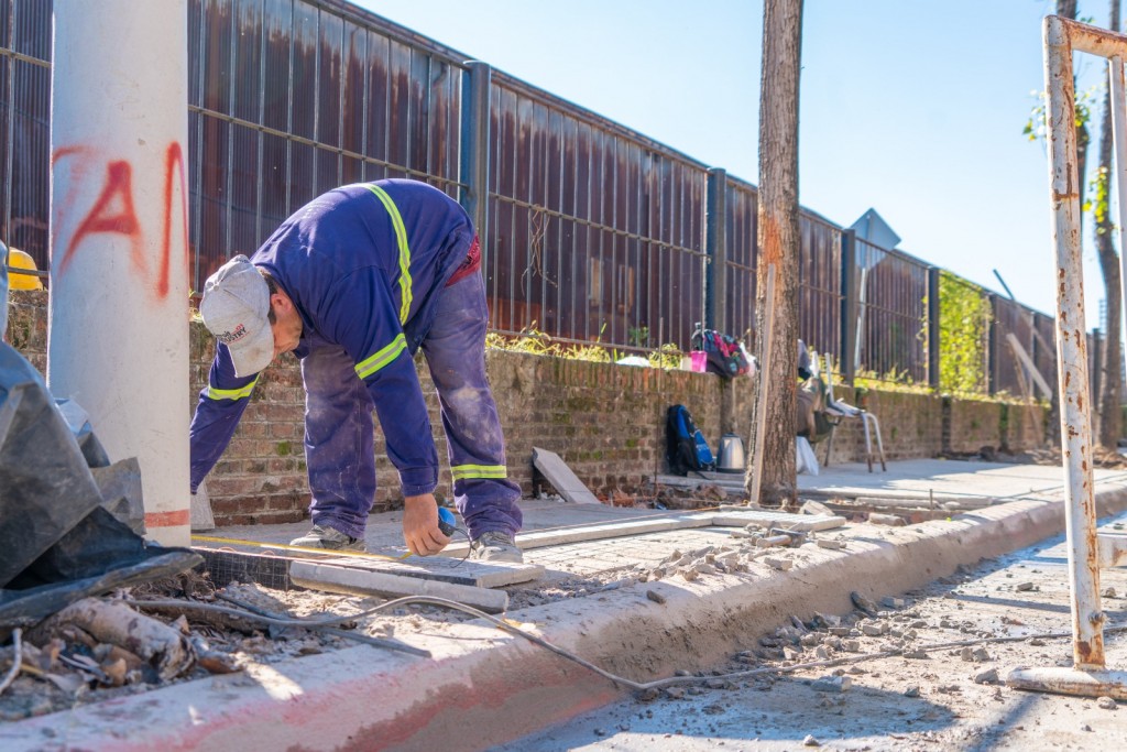 Calle Alem: el Municipio sigue adelante con la construcción de nuevas veredas