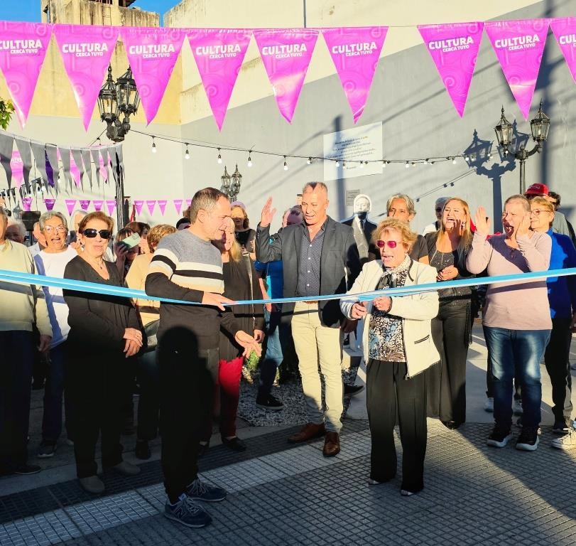 El Municipio reinauguró la Plazoleta del Tango, un espacio renovado para que disfruten los vecinos