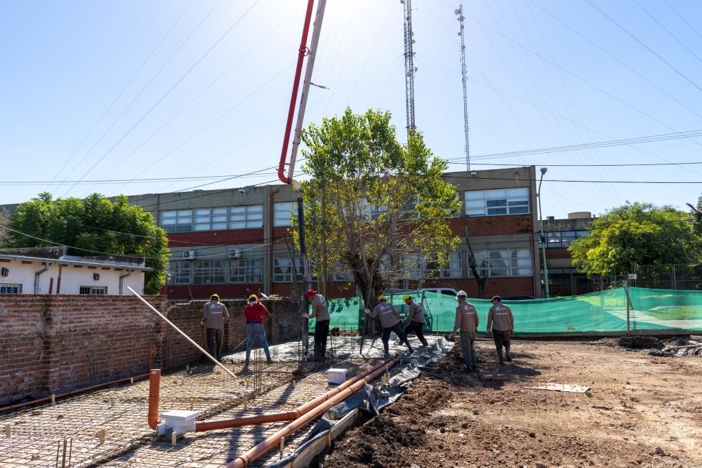 Terminal de colectivos de media distancia: ya se realizó el hormigonado del área de servicios