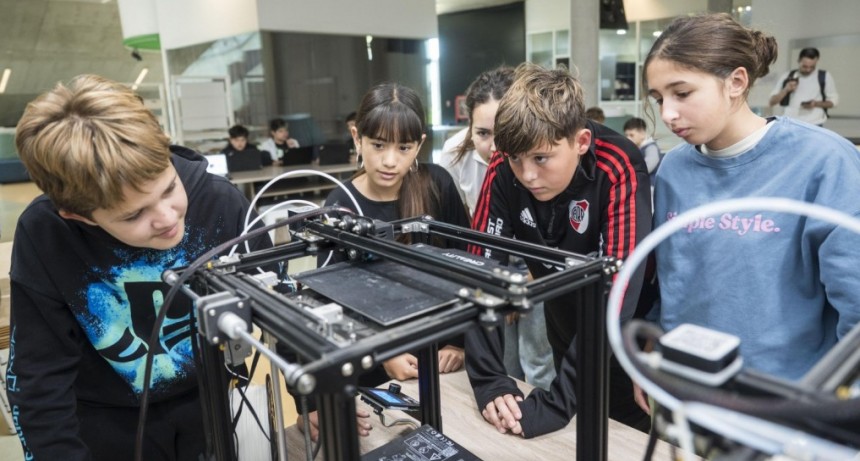 La Escuela Técnica Roberto Rocca impulsa “Tecnoclubes” para estudiantes de nivel secundario de la comunidad