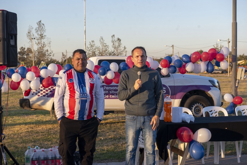 Abella acompa&ntilde;&oacute; a la colectividad paraguaya del barrio 21 de Septiembre en la reinauguraci&oacute;n de la plaza