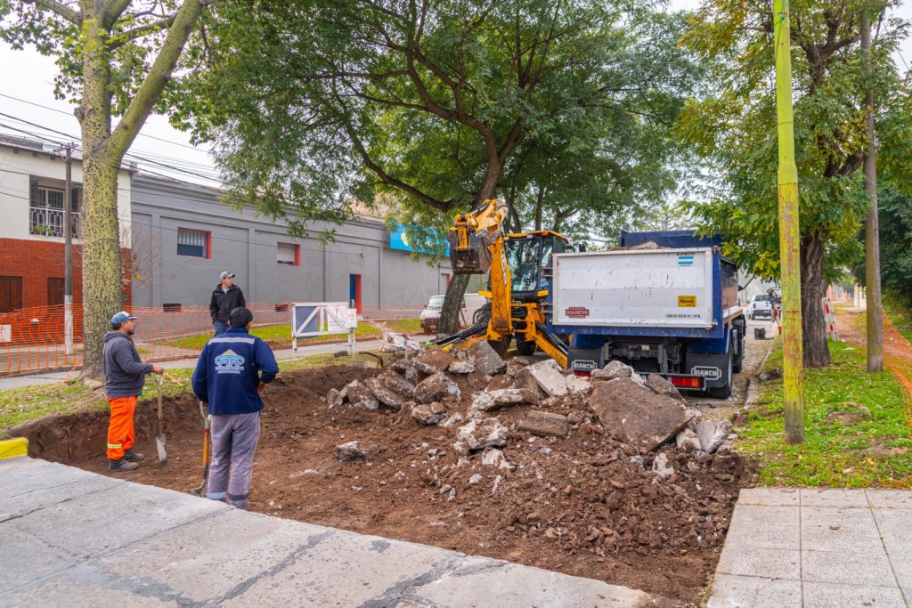 El Municipio avanza con nuevas obras de bacheo de hormig&oacute;n sobre Ameghino