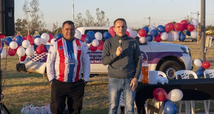 Abella acompa&ntilde;&oacute; a la colectividad paraguaya del barrio 21 de Septiembre en la reinauguraci&oacute;n de la plaza