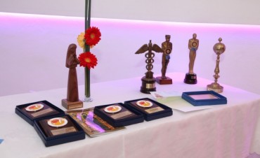 RADIO CITY CAMPANA FESTEJ&Oacute; SUS BODAS DE PLATA ENTREGANDO DISTINCIONES