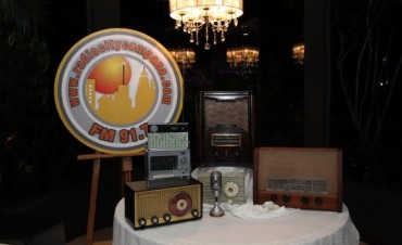 POSTALES DE UNA NOCHE INOLVIDABLE 25 A&Ntilde;OS DE RADIO CITY CAMPANA 