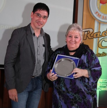 EL CIRCULO DE PERIODISTAS DE CAMPANA ENTREGO PLAQUETA A RADIO CITY CAMPANA