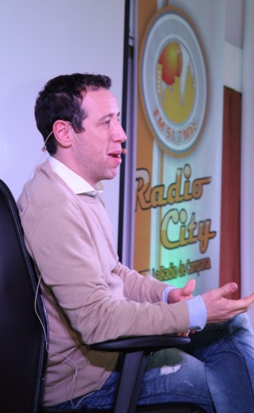 FACUNDO PASTOR Y SU CHARLA EN EL EVENTO DE RADIO CITY CAMPANA