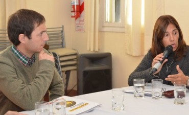 Concejales y consejeros escolares de la regi&oacute;n se reunieron en Campana para rechazar los recortes de Scioli a los cupos de los comedores escolares 