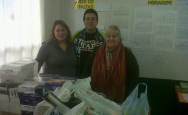 "A TODO PEDAL" ENTREG?&rsquo; DONACIONES DE �TILES ESCOLARES DE LA BICICLETEADA "25 A&Ntilde;OS RADIO CITY CAMPANA"