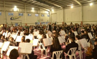 A &ldquo;toda orquesta&rdquo; culmin&oacute; el Ciclo Musical &ldquo;Oto&ntilde;o cl&aacute;sico en tu ciudad&rdquo;