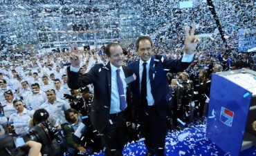 Junto a Mart&iacute;n Insaurralde en Lomas de Zamora Scioli: "Somos la victoria del futuro sobre el pasado"  