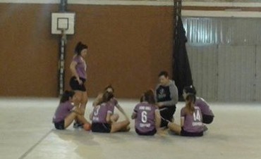Handball Las juveniles femeninas de Campana Boat Club ganaron y siguen punteras en el torneo