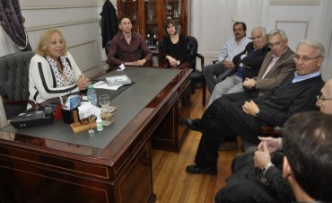La Intendente Municipal Giroldi recibi&oacute; al Catedr&aacute;tico franc&eacute;s Dr. Philippe Bertrand