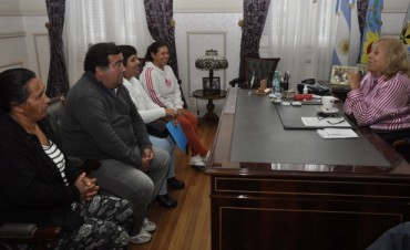 La Jefa Comunal Giroldi recibi&oacute; a las nuevas Autoridades de la Sociedad de Fomento del barrio San Cayetano
