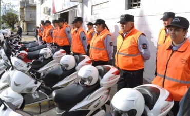 La Intendente Giroldi entreg&oacute; indumentaria al personal de la Direcci&oacute;n General de Tr&aacute;nsito y Transporte   