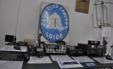 La Intendente Giroldi visit&oacute; la muestra del Radio Club Campana