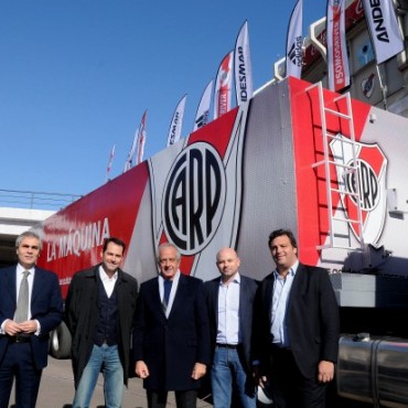 River present&oacute; a &ldquo;La M&aacute;quina&rdquo;, su cami&oacute;n itinerante