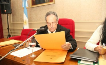 HCD:  Con la Presidencia del Dr. Juan Ghione el Concejo Deliberante desarrollo la &uacute;ltima sesi&oacute;n del mes de junio.