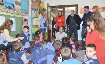 El Intendente recorri&oacute; el jard&iacute;n de infantes Nro 914 para conocer las mejoras realizadas 