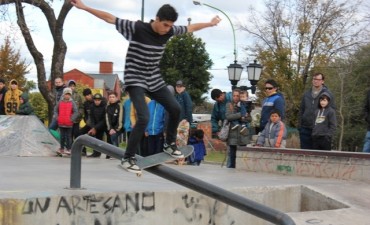 Destrezas y habilidades en el Skate Park de la Plaza 1&ordm; de Mayo