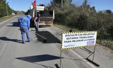 El Municipio realiz&oacute; el bacheo de la Ruta 4