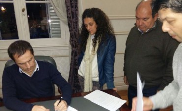 Plan 104 viviendas: el Intendente rescindi&oacute; el contrato con la empresa constructora 