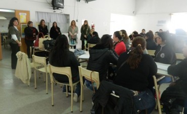 Se realiz&oacute; una capacitaci&oacute;n sobre manipulaci&oacute;n de alimentos