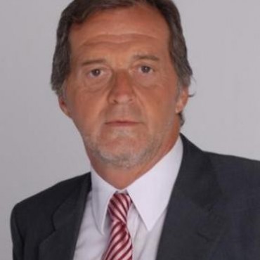 Radio City Campana FM 91.7 Mhz presenta al periodista Eduardo Van der Kooy