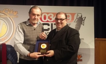 Radio City Campana FM 91.7 Mhz present&oacute; al periodista Eduardo Van der Kooy