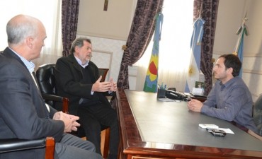 El intendente Abella recibi&oacute; al ministro de Producci&oacute;n bonaerense
