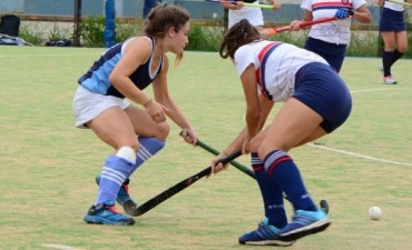 El equipo femenino del Campana Boat Club gan&oacute; en casa