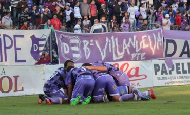 Los jugadores de Villa D?&nbsp;lmine realizaban el balance del primer semestre