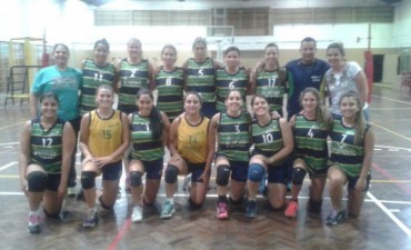 La Primera Divisi&oacute;n de Damas del C.C.C venci&oacute; a Hurac&aacute;n de San Justo 