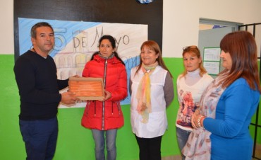 Reconocen a las cooperadoras de las escuelas N&deg;20 y N&deg;9 por su trayectoria